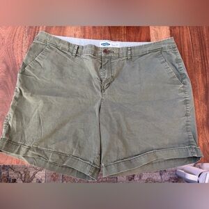 Old Navy Olive Green Women’s Everyday Shorts